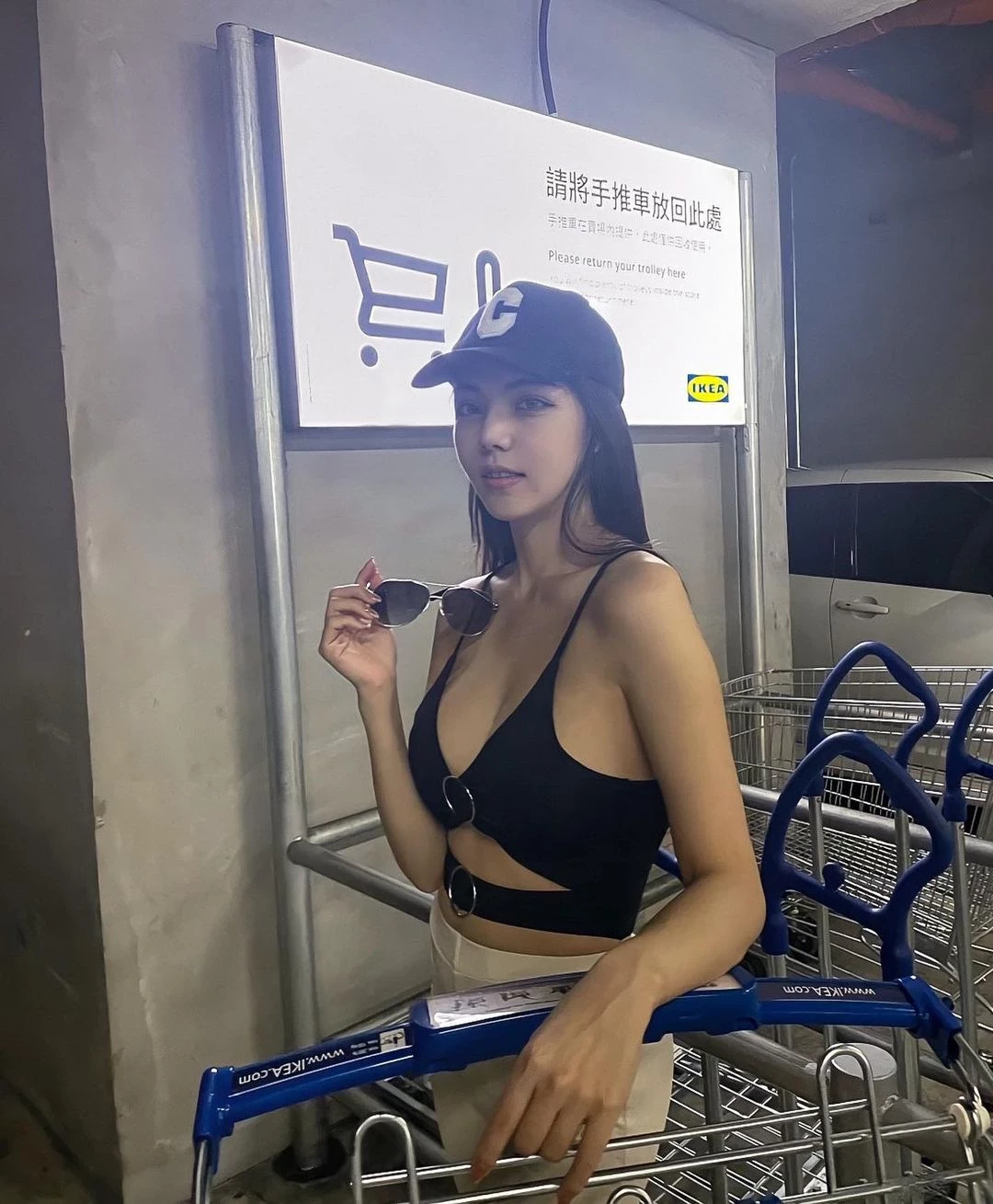 “Luna 宜欣”穿着风格大胆火辣 一眼看了就沦陷进去 [10P]